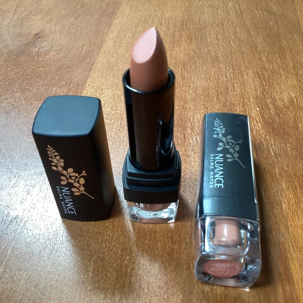 Nuance Salma Hayek True Color Moisture Rich Lipstick Botanical Buff 600 Sealed